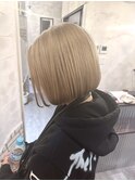 ホワイトベージュ