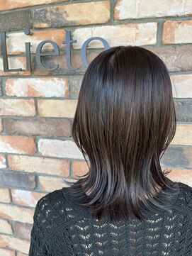 リエート(Lieto) 外ハネ ミディアムレイヤー