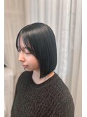 ブルーブラック×切りっぱなしボブ