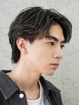 エリマ 横浜西口(elima) 横浜西口フェザーパーマフェザーショートセンターパート20代緩め