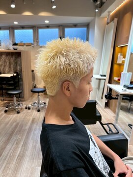 ルースト 原宿店(ROOST) スパイキーショート