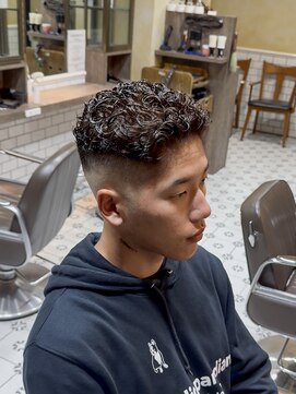グルーマーズトウキョウ(GROOMER/S TOKYO) men's/メンズ/リバースセンターパート/ニュアンスパーマ/神保町