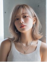 ロッソ 大橋店(Rosso) 淡いグレージュの外ハネミディ【大橋】