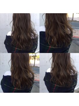 ヘアデザイン ソラ(Sola) 暗髪透明感アッシュベージュ 無造作ウェーブロング