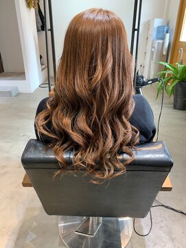 グランディール(Grandir) 大人ロング　高明度グレイカラー　ツヤツヤストレート