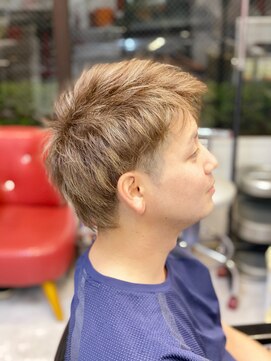 ガジロウ 美容室 蛾次郎 ショートグラデーションカラー