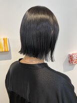スピンヘアワークス(Spin Hair Works) ミニボブ_暗髪_オリーブグレージュ_切りっぱなし