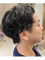 グラムゼロ&nbsp;メンズのツーブロックパーマスタイル