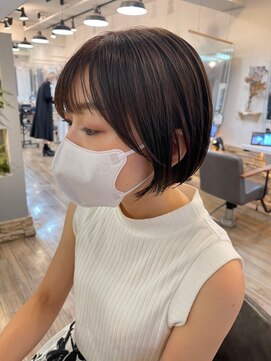 ヴィサージュバスク(VISAGE ba.s.k) 丸みショートボブ