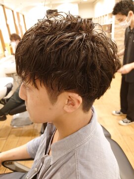 コダマ 茗荷谷店(KODAMA) スキンフェード/アップバング/コンマヘア/眉カット<理容室>