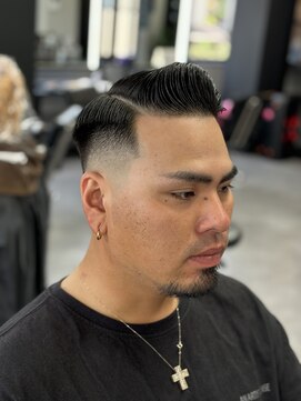 ヘアーラボ 樟葉(Hair Labo) サイドパート スキンフェード 南楠葉