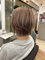 ジエクト ヴィシア(The Ect VIXIA)&nbsp;ハイトーンボブ　レイヤー　ボブ　大人ボブ　くびれレイヤー