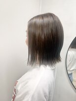 ルーファス メグロ(Ruufus Meguro)&nbsp;白髪ぼかしハイライト×大人ボブ　202410