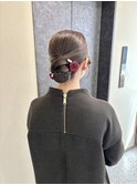シンプルでも可愛く＊艶感タイトアップ/お呼ばれ