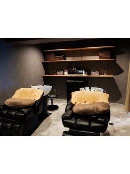 完全個室のプライベート空間が人気◎ゆったり静かな落ち着いた店内で素敵な時間を【マンツーマン施術】