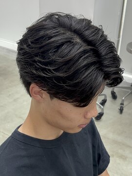 フィフス 天神大名(fifth) 天神大名フェザーパーマメンズカットセンターパート30代マッシュ