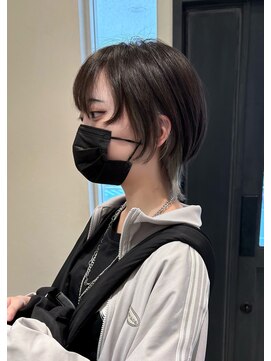 リヴナ(Livna) インナーにシルバー×ショートウルフ◎