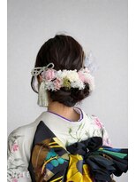 カプロ キャトル(Capullo de Quatre) 成人式ヘア シニヨンスタイル