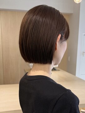 フルリール(fleurir) 丸みのあるショートボブ