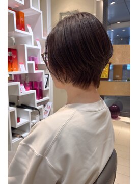 クラメール 黒崎コムシティ店(Kraemer) 絶壁カバー×軽やかさを叶える大人ショートボブ