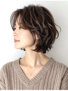 ヒビカ(HIBIKA)の写真/染めるたび、ツヤがでる。大人世代のための上質白髪ケア。