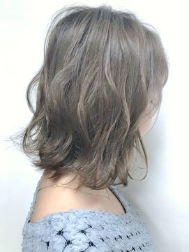 ラ ブレス なんばスカイオ(LaBless) ライムベージュ ハイライトミディアム