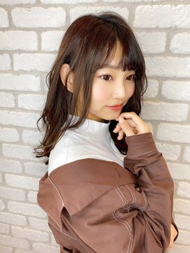 アブー(Aboo) 大人可愛い耳掛けレイヤーセミディ