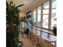 びようしつ まこの雰囲気（カフェ風の店内♪[カット/カラー/グレイカラー]）