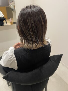 リノア 鵠沼海岸(LINOA) ハイライトで作るバレイヤージュ