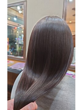 プールブー(Pour Vous) ダメージを感じさせない縮毛矯正