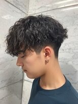 キングオブヘア バイ ノイズ 梅田茶屋町店(KING of hair by NOISM)&nbsp;センターパートマッシュウルフカットメンズ髪型スペインカール