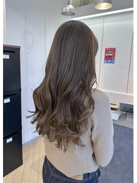 ユニ バイ マグ 長野店(Uni.by Mag) 20代30代40代ハイライト透け感ロングヘアーオリーブ