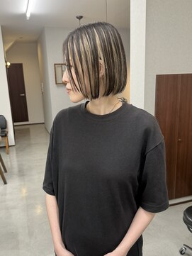 ギア(GHIA) ブラック×ベージュ ボブ