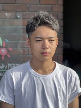 サム S+D HAIR COMMUNITY SAM ハイライトグレーショート