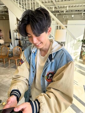 グリーン(green) センターパートフェザーパーマ