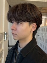 フィフス(fifth)&nbsp;原宿ニュアンスパーマメンズパーマセンターパートウルフ黒髪30代