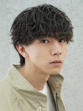 フィフス トウキョウ (fifth TOKYO) 渋谷緩め波巻きパーマシャドウパーマメンズマッシュ刈り上げ