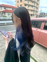 アズグロウヘアー(AS GROW HAIR) ホワイトグレージュインナーカラー×ブルーグラデ