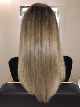 アールサロン アオヤマ(Rr SALON AOYAMA) プラチナブランド