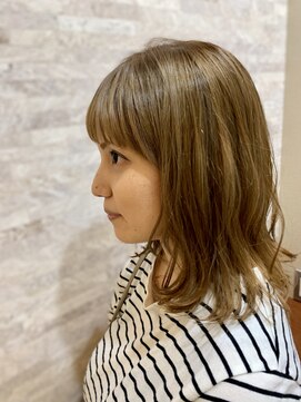 ヘア デザイン クランプ フロント(Hair Design CLAMP front) シナモンベージュ