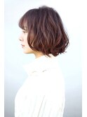 ピンクベージュが可愛いレイヤーボブ