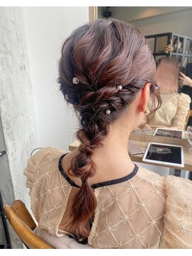 ディーエックス スリー(Dxxxx III) 編みおろし　ヘアセット