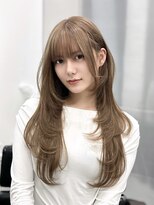 ロムーク 表参道(LOMKH)&nbsp;夏の小顔ロングレイヤーカット顔周りシールエクステブルーカラー