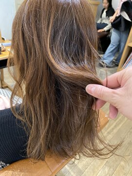 ヴァンクシー バイ ルナ(VANKCY by Luna) 伸ばしかけにもオススメなナチュラルバレイヤージュ　グレージュ