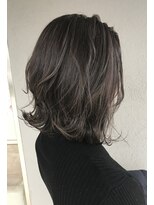 ヘアースペース ブイ(hair space V) 暗めグレージュ束感ハイライトカラー