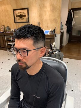 ルドローブラントオオサカ(LUDLOW BLUNT Osaka) 【LUDLOW BLUNT】田村真也 フェードカットクロップ バーバーヘア