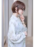 大人ショート ボブシルキーベージュ 斜めバング 白髪ぼかし