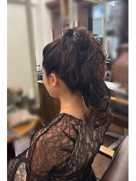 ワンイレブン 新橋銀座口(ONE_ELEVEN) ポニーアレンジ/ハイポニー