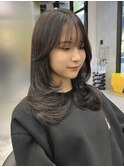 ワンカールレイヤー　ミディアムヘア　暗髪