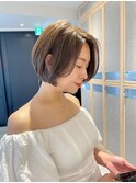 乾かすだけでまとまる大人ショートボブに透明感ベージュカラー